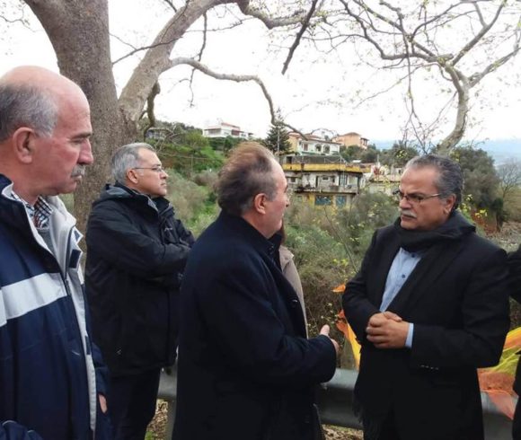 Προτάσεις Για Την Φορολογική Απαλλαγή Των Πληγέντων Από Το Δήμαρχο Κ. Γ. Μαλανδράκη Προς Τον Φορολογικό Επιθεωρητή Κρήτης, Κ. Ρ. Μπάρκουλα, Ο Οποίος Επισκέφτηκε Πληγείσες Περιοχές Του Δήμου Πλατανιά Προτάσεις Για Την Φορολογική Απαλλαγή Των Πληγέντων Από Το Δήμαρχο Κ. Γ. Μαλανδράκη Προς Τον Φορολογικό Επιθεωρητή Κρήτης, Κ. Ρ. Μπάρκουλα, Ο Οποίος Επισκέφτηκε Πληγείσες Περιοχές Του Δήμου Πλατανιά