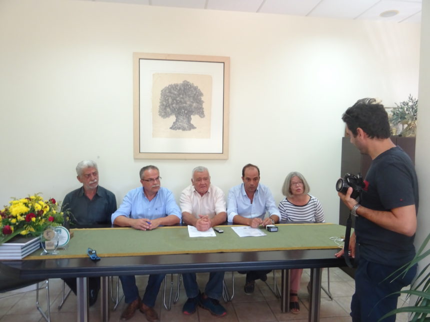 DSC01756 Υπογράφηκε σήμερα η Σύμβαση του έργου “ Επέκταση Βελτίωση Λιμένα Κολυμβαρίου Π.Ε.Χανίων , Π.Υ.“5.645.161,29€” προ ΦΠΑ