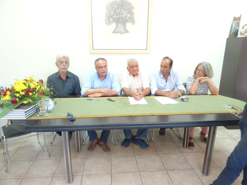 DSC01758 Υπογράφηκε σήμερα η Σύμβαση του έργου “ Επέκταση Βελτίωση Λιμένα Κολυμβαρίου Π.Ε.Χανίων , Π.Υ.“5.645.161,29€” προ ΦΠΑ