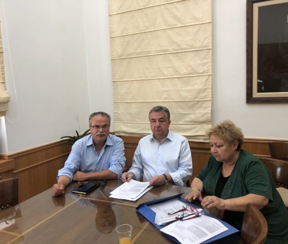 Υπογραφή ΤΔΕ Δήμου Πλατανιά από τον Περιφερειάρχη Κρήτης Υπογραφή ΤΔΕ Δήμου Πλατανιά από τον Περιφερειάρχη Κρήτης