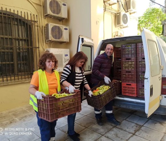 Διανομή τροφίμων Κοινωνικού Παντοπωλείου Δήμου Πλατανιά