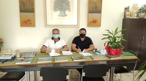 Υπογραφή Σύμβασης Για Την Ενεργειακή Αναβάθμιση Και Αξιοποίηση Ανανεώσιμων Πηγών Ενέργειας (ΑΠΕ), Για Το Κλειστό Γυμναστήριο Ταυρωνίτη, Του Δήμου Πλατανιά Υπογραφή Σύμβασης Για Την Ενεργειακή Αναβάθμιση Και Αξιοποίηση Ανανεώσιμων Πηγών Ενέργειας (ΑΠΕ), Για Το Κλειστό Γυμναστήριο Ταυρωνίτη, Του Δήμου Πλατανιά