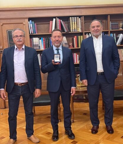 Εκδόθηκε το αργυρό συλλεκτικό νόμισμα για τα «80 χρόνια της Μάχης της Κρήτης», έπειτα από πρόταση του Δήμου Πλατανιά προς την ΠΕΔ Κρήτης και την Τράπεζα της Ελλάδος