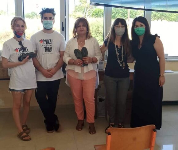 Διανεμήθηκαν δωρεάν παπούτσια σε παιδιά του Δήμου Πλατανιά