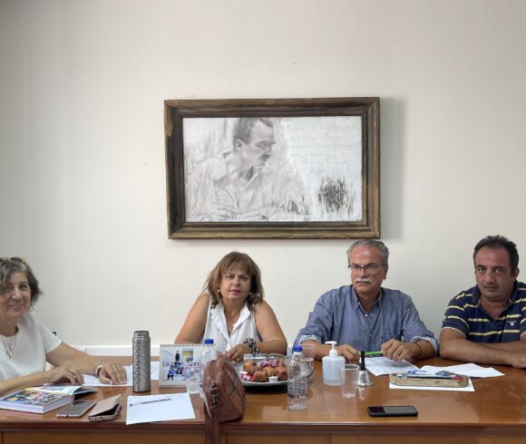 Συνάντηση  Δημάρχου Πλατανιά με την Προϊσταμένη της Διεύθυνσης Πρωτοβάθμιας Εκπαίδευσης Χανίων για τους υποβιβασμούς σχολικών μονάδων στον Δήμο Πλατανιά