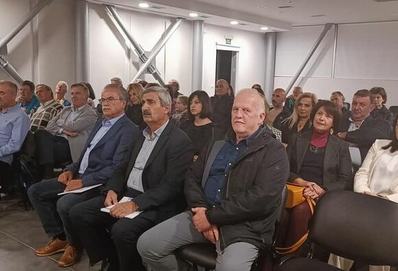 Εγκαίνια της ατομικής έκθεσης ζωγραφικής «ΓΑΛΑΖΙΕΣ ΚΥΡΙΕΣ», του Κώστα Σπανάκη, στο Πολύκεντρο Βουκολιών του Δήμου Πλατανιά Εγκαίνια της ατομικής έκθεσης ζωγραφικής «ΓΑΛΑΖΙΕΣ ΚΥΡΙΕΣ», του Κώστα Σπανάκη, στο Πολύκεντρο Βουκολιών του Δήμου Πλατανιά