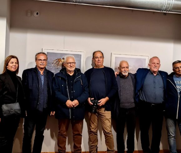 Εγκαίνια έκθεσης φωτογραφίας ‘ΜΙΚΡΟΚΟΣΜΟΣ’ του Νίκου Καμπιανάκη, στο Πολύκεντρο Βουκολιών του Δήμου Πλατανιά.