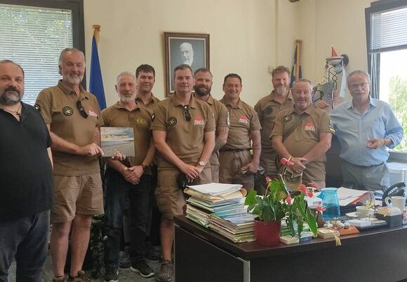 Επίσκεψη αντιπροσωπείας Νεοζηλανδών, στο Δήμαρχο Πλατανιά, κ. Ιωάννη Μαλανδράκη